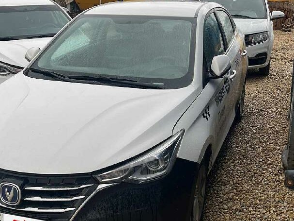 Открыть фотографии: Changan Alsvin