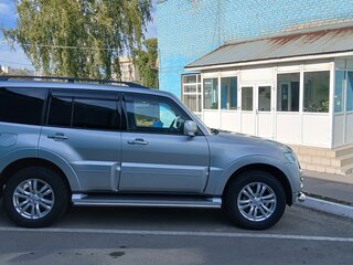 2018 Mitsubishi Pajero IV Рестайлинг 2, серебристый, 3000000 рублей, вид 4