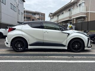 2021 Toyota C-HR I Рестайлинг, белый, 1800000 рублей, вид 4