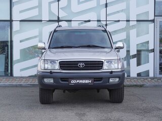 2001 Toyota Land Cruiser 105 100 Series, серебристый, 2974000 рублей, вид 2