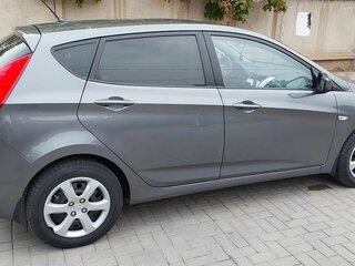 2012 Hyundai Solaris I, серый, 859000 рублей, вид 5