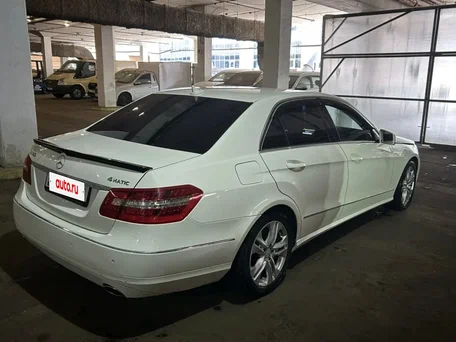 2011 Mercedes-Benz E-Класс 350 IV (W212, S212, C207), белый, 932200 рублей, вид 5