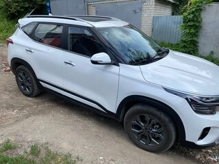 2024 Kia Seltos I Рестайлинг, белый, 2500000 рублей, вид 3