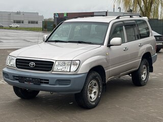 2003 Toyota Land Cruiser 105 100 Series Рестайлинг 1, серебристый, 1450000 рублей, вид 1
