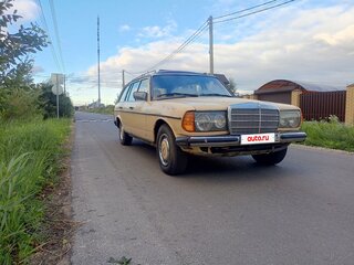 1981 Mercedes-Benz W123 200 5-speed, жёлтый, 700000 рублей, вид 3