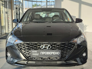 2021 Hyundai Solaris II Рестайлинг, чёрный, 1730000 рублей, вид 2