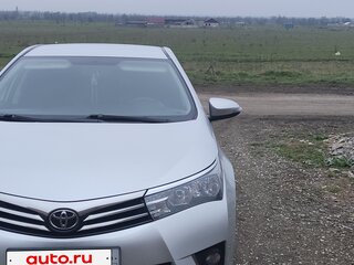 2014 Toyota Corolla XI (E160, E170, E180), серебристый, 1200000 рублей, вид 1