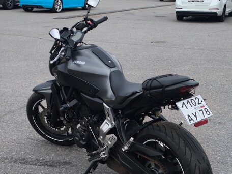 2015 Yamaha MT-07 (FZ-07), серый, 630000 рублей, вид 4