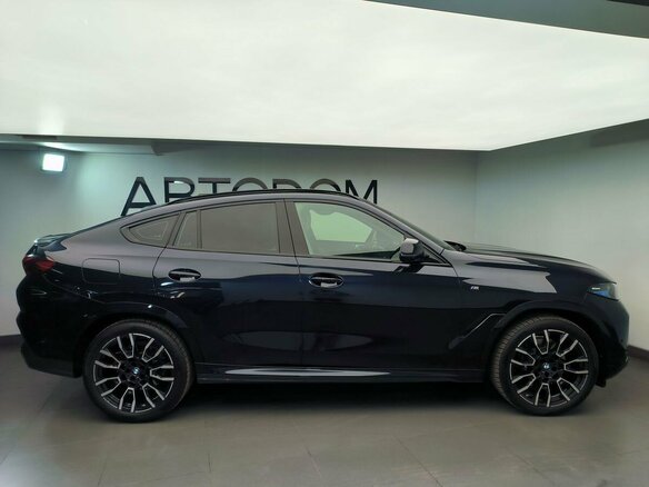 2025 BMW X6 40i III (G06) Рестайлинг, синий, 13450000 рублей - вид 4