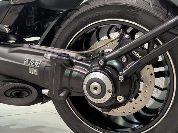 2020 Triumph Rocket III, чёрный, 3900000 рублей - вид 22
