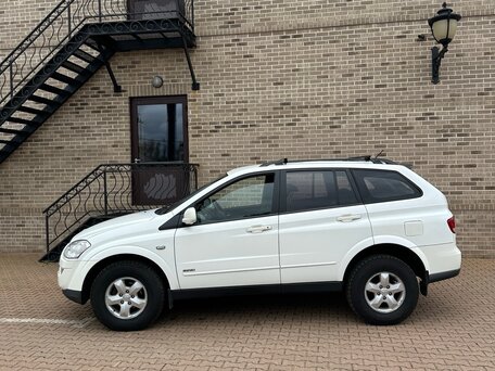 2010 SsangYong Kyron I Рестайлинг, белый, 795000 рублей, вид 2