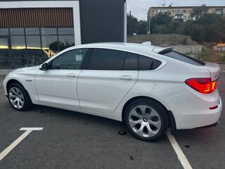 2010 BMW 5 серии Gran Turismo 530d xDrive VI (F10/F11/F07), белый, 2255000 рублей, вид 4
