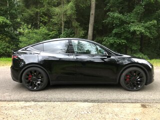 2024 Tesla Model Y Performance I, чёрный, 5000000 рублей, вид 3