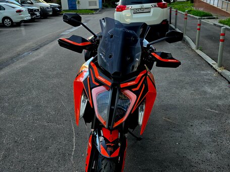 2022 KTM 1290 Super Duke GT, оранжевый, 1449000 рублей, вид 4