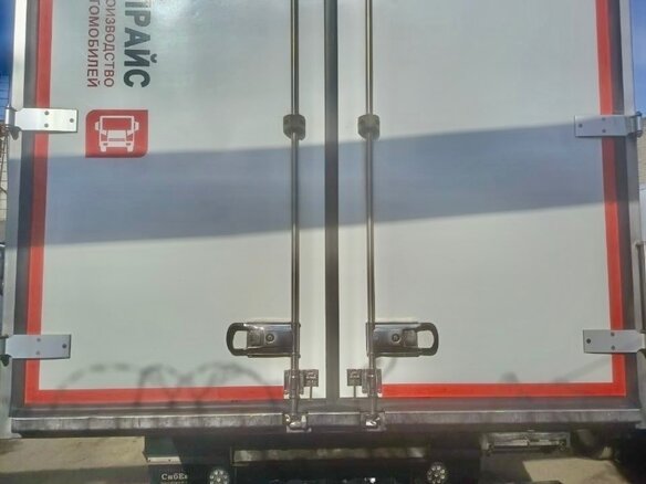 2024 Isuzu Forward (F-Series), белый, 8000000 рублей - вид 3
