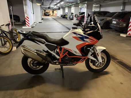 2023 KTM 1290 Super Adventure R, белый, 1650000 рублей, вид 4