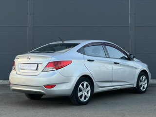 2012 Hyundai Solaris I, серебристый, 610000 рублей, вид 5
