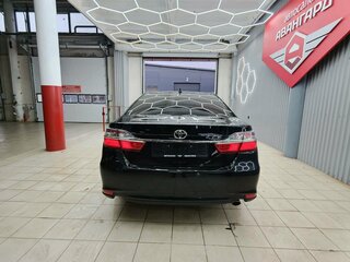 2018 Toyota Camry VII (XV50) Рестайлинг 2, чёрный, 2388000 рублей, вид 5