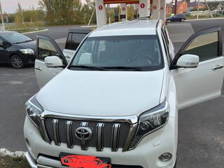 2014 Toyota Land Cruiser Prado 150 Series Рестайлинг 1, белый, 3750000 рублей, вид 1