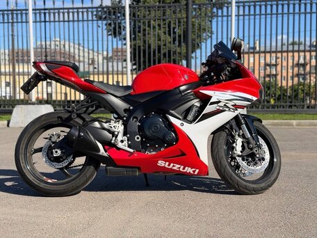 2013 Suzuki GSX-R 600, красный, 1050000 рублей, вид 3