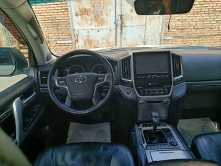 2017 Toyota Land Cruiser 200 Series Рестайлинг 2, белый, 5508000 рублей, вид 5