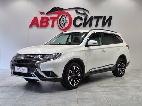 2021 Mitsubishi Outlander III Рестайлинг 3, белый, 3300000 рублей, вид 3
