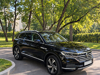 2020 Volkswagen Touareg III, чёрный, 5100000 рублей, вид 1
