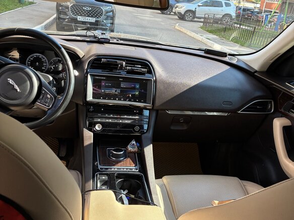 2017 Jaguar F-Pace I, синий, 2400000 рублей - вид 4