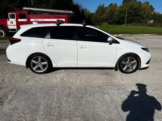 2015 Toyota Auris II Рестайлинг, белый, 1290000 рублей, вид 5