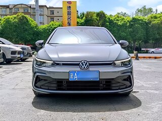 2023 Volkswagen Golf VIII, серый, 1900000 рублей, вид 3