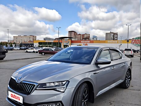 2025 Skoda Superb III Рестайлинг, серый, 3050000 рублей, вид 1