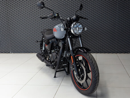 2026 Royal Enfield Meteor, серый, 509000 рублей, вид 4