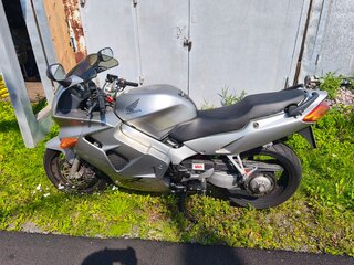 1998 Honda VFR 800, серебристый, 300000 рублей, вид 2