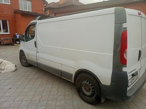 2011 Renault Trafic II Рестайлинг, белый - вид 1