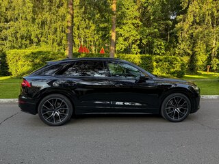 2019 Audi Q8 55 TFSI I (4M), чёрный, 5990000 рублей, вид 4