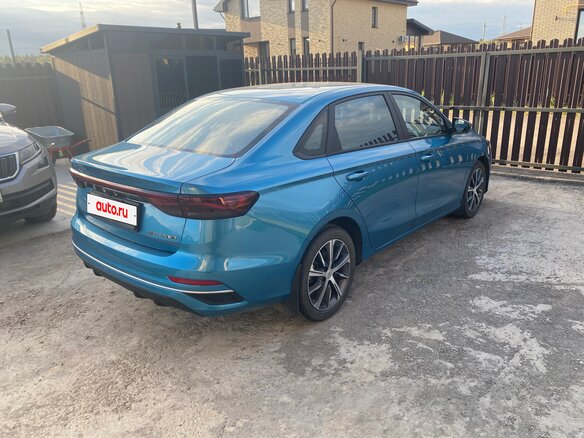 2024 Geely Emgrand II, синий, 1850000 рублей - вид 4