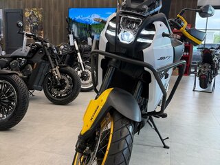 2026 QJMotor SVT 650 X, жёлтый, 689000 рублей, вид 3