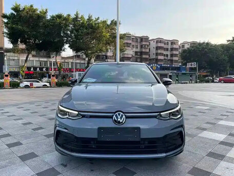 2022 Volkswagen Golf VIII, серый, 1690004 рублей, вид 2