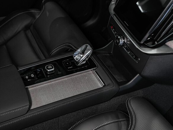 2026 Volvo XC90 B5 II Рестайлинг 2, золотистый, 13950000 рублей - вид 19