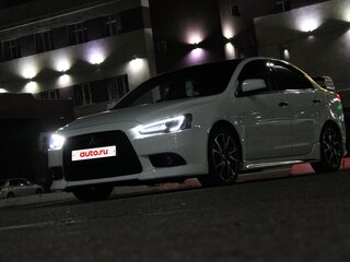 2013 Mitsubishi Lancer X Рестайлинг, белый, 1150000 рублей, вид 3
