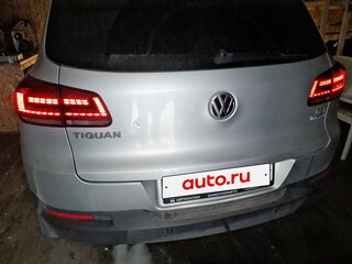 2016 Volkswagen Tiguan I Рестайлинг, серебристый, 1650000 рублей, вид 3