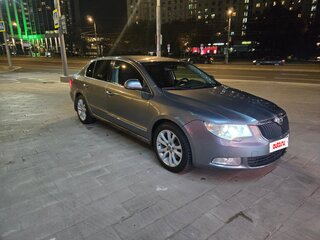 2011 Skoda Superb II, серый, 800000 рублей, вид 4