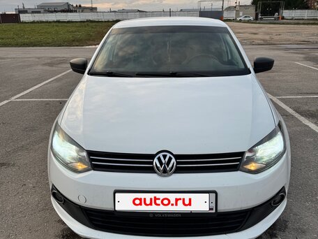 2014 Volkswagen Polo V, белый, 650000 рублей, вид 2