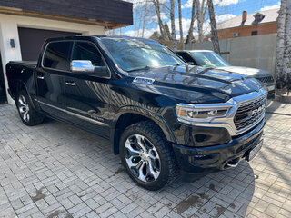 2020 Ram 1500 Crew Cab V, чёрный, 6600000 рублей, вид 4