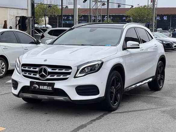 2020 Mercedes-Benz GLA 200 I (X156) Рестайлинг, белый, 1800000 рублей