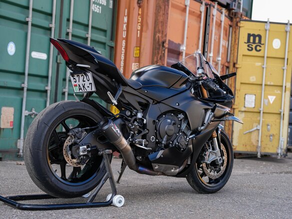 2025 Yamaha YZF-R1, чёрный, 2050000 рублей - вид 6