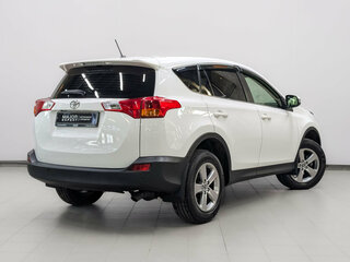 2015 Toyota RAV4 IV (XA40), белый, 2000000 рублей, вид 5