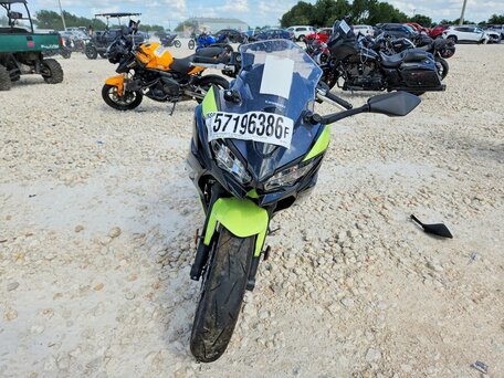 2026 Kawasaki Ninja 650, зелёный, 717641 рублей, вид 4