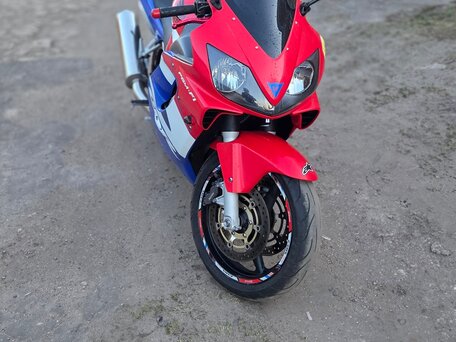 2001 Honda CBR 600F, красный, 480000 рублей, вид 2