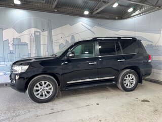 2018 Toyota Land Cruiser 200 Series Рестайлинг 2, чёрный, 6587000 рублей, вид 2